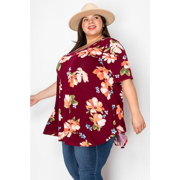 066 Curvy Lovey V-Neck Floral Print Short Sleeve Tunic Top in Wine - Picture 2 of 5